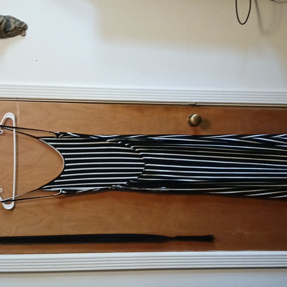 Windsor Dress - Picture 2 of 7